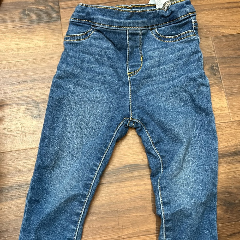 Levi’s leggings. Size 18M